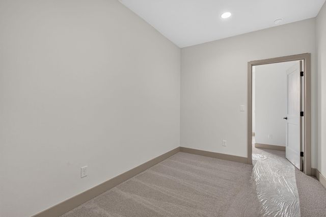 1626 S Pinecone Path, Springfield, MO 65809