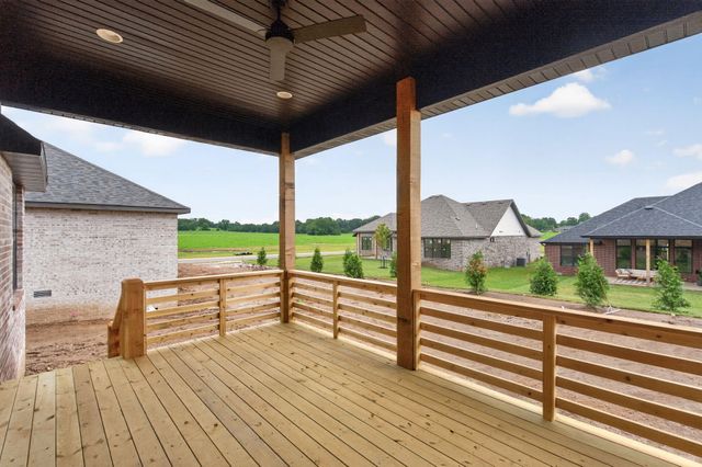 1626 S Pinecone Path, Springfield, MO 65809