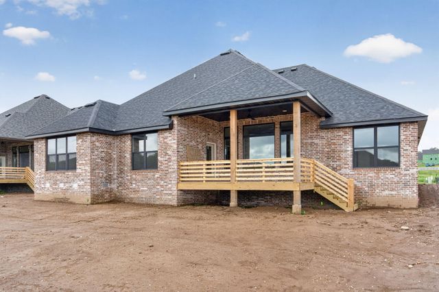1626 S Pinecone Path, Springfield, MO 65809