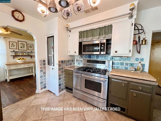 477 W 10Th St, Pittsburg, CA 94565