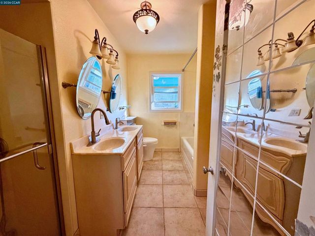 477 W 10Th St, Pittsburg, CA 94565