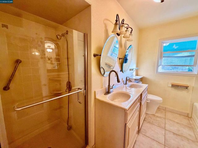 477 W 10Th St, Pittsburg, CA 94565