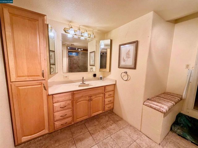 477 W 10Th St, Pittsburg, CA 94565