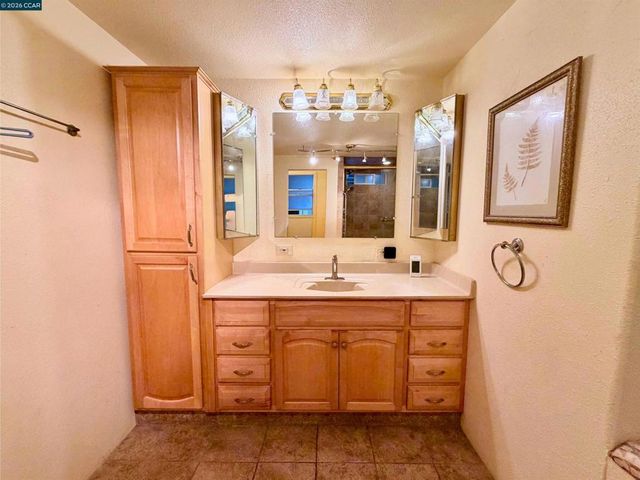 477 W 10Th St, Pittsburg, CA 94565