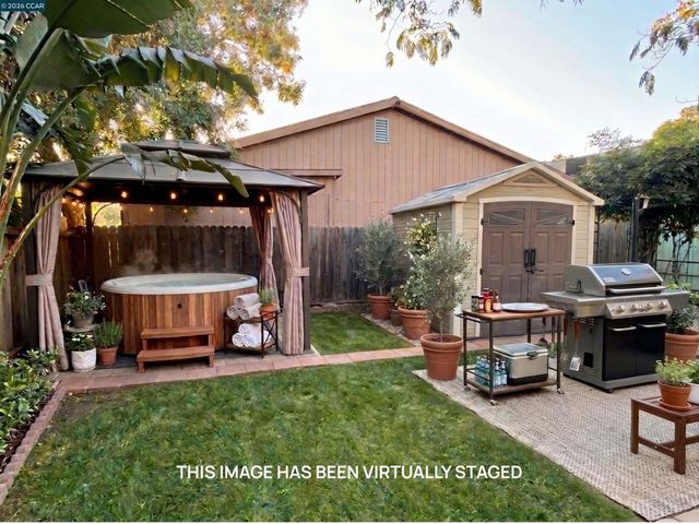 477 W 10Th St, Pittsburg, CA 94565