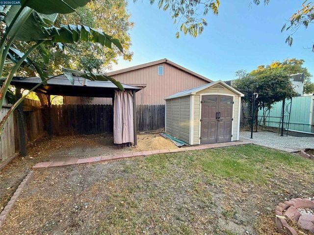 477 W 10Th St, Pittsburg, CA 94565