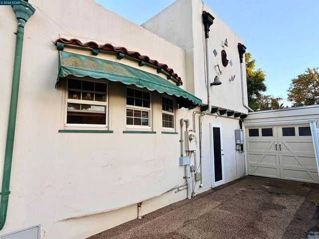 477 W 10Th St, Pittsburg, CA 94565