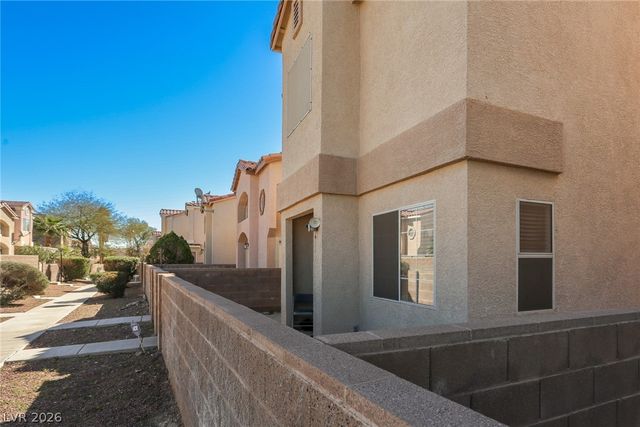 6086 Sunken River Trail, Las Vegas, NV 89118