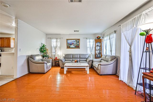 6086 Sunken River Trail, Las Vegas, NV 89118