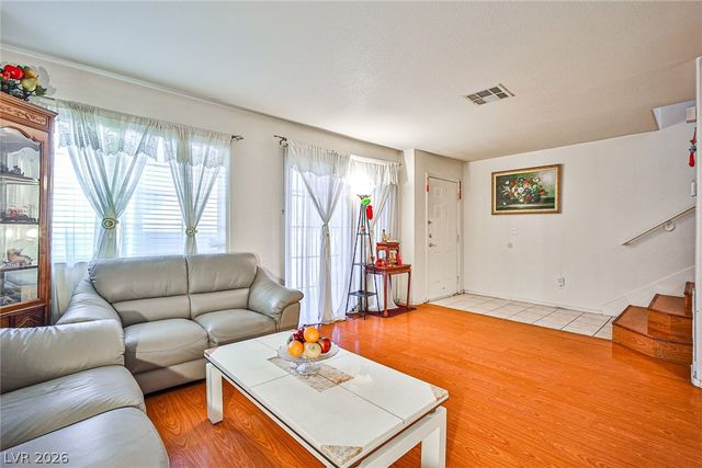 6086 Sunken River Trail, Las Vegas, NV 89118