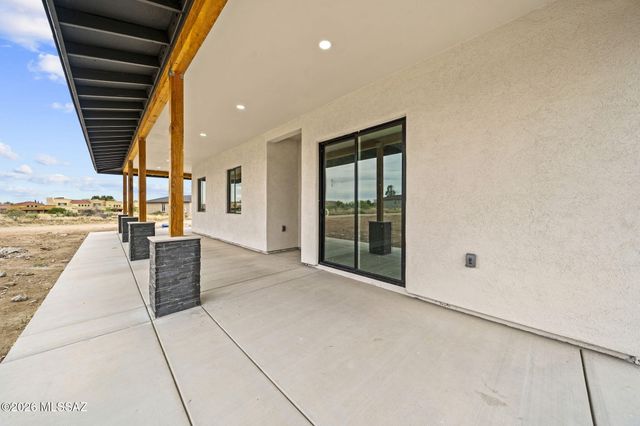 102 S Montgomery Avenue, Vail, AZ 85641