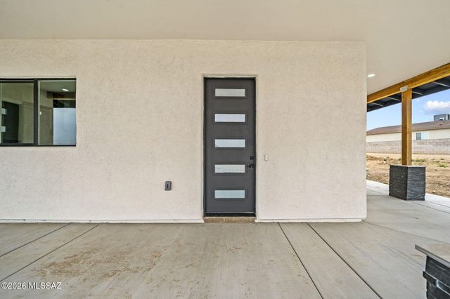 102 S Montgomery Avenue, Vail, AZ 85641