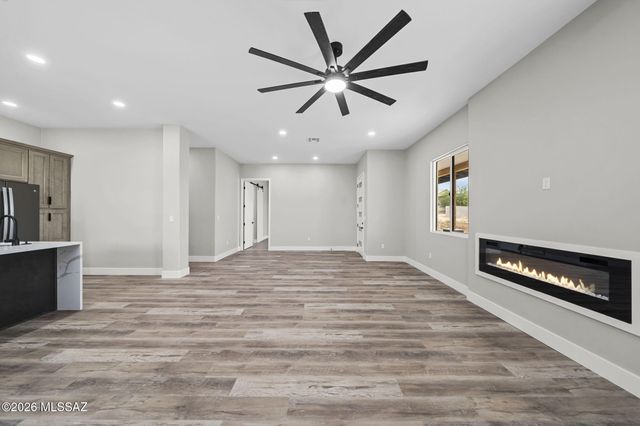 102 S Montgomery Avenue, Vail, AZ 85641