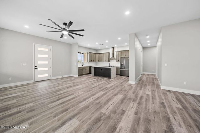 102 S Montgomery Avenue, Vail, AZ 85641