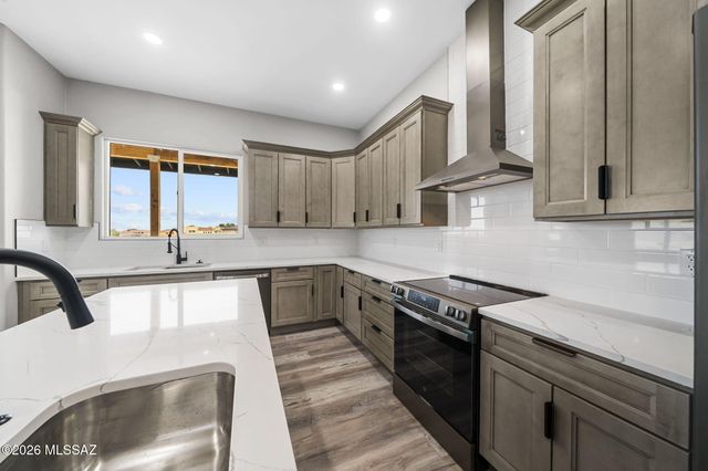 102 S Montgomery Avenue, Vail, AZ 85641