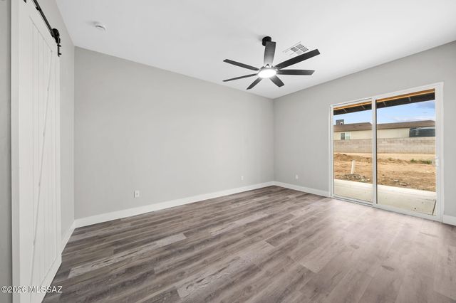 102 S Montgomery Avenue, Vail, AZ 85641