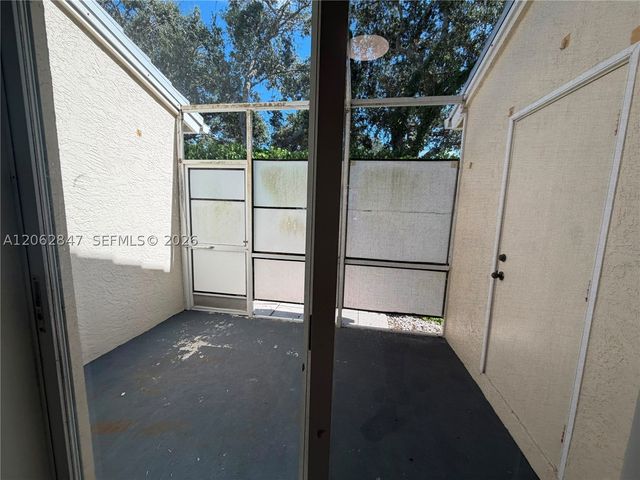 9820 NW 56th Pl 0, Coral Springs, FL 33076