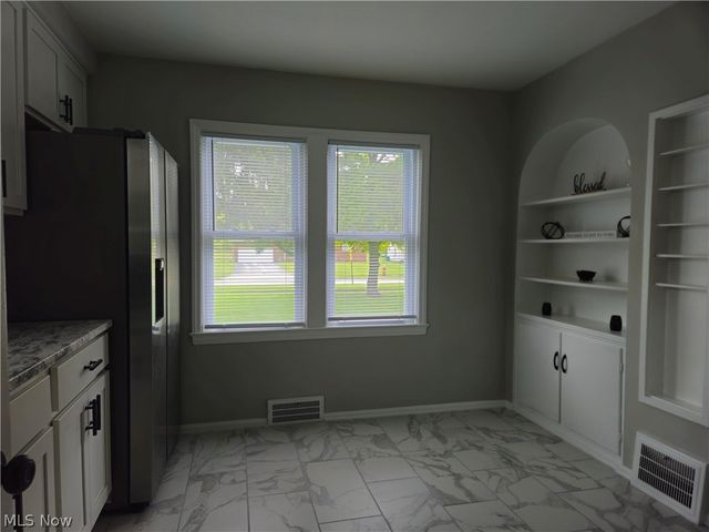 4624 Derbyshire Drive, North Randall, OH 44128
