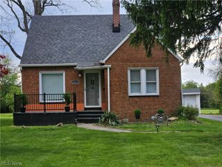 4624 Derbyshire Drive, North Randall, OH 44128