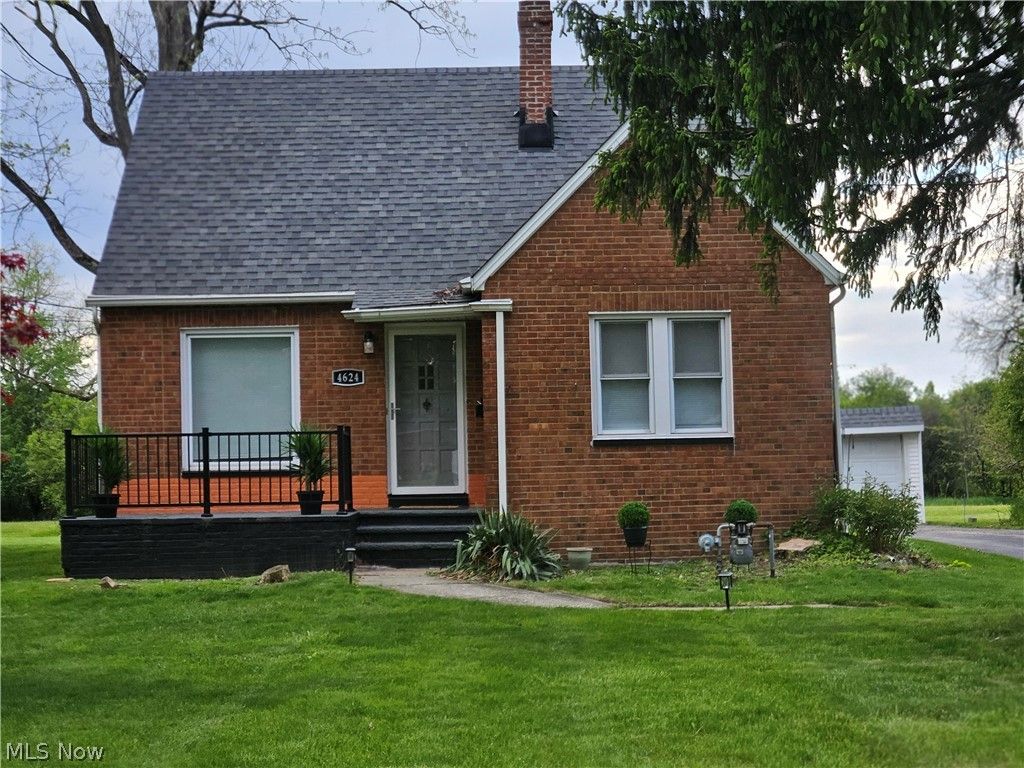 4624 Derbyshire Drive, North Randall, OH 44128