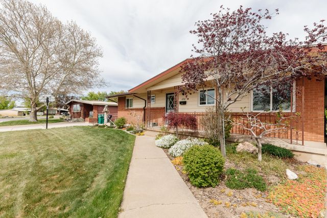 4302 S 2325 W, Roy, UT 84067