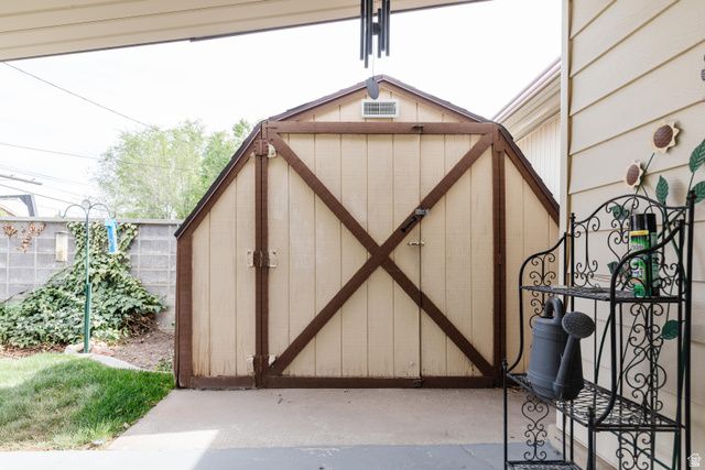 4302 S 2325 W, Roy, UT 84067