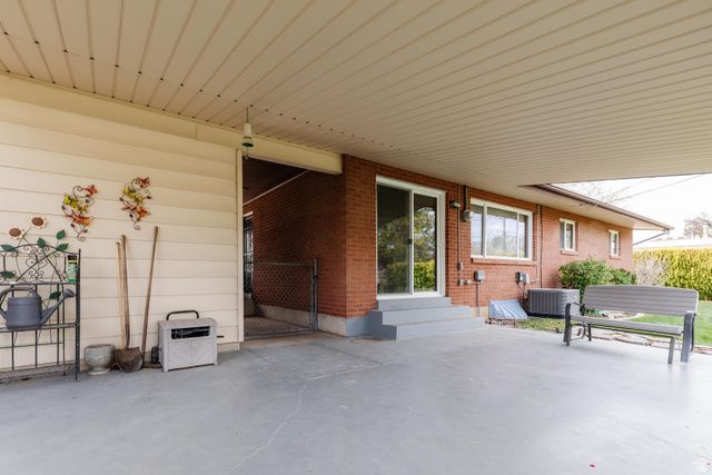 4302 S 2325 W, Roy, UT 84067