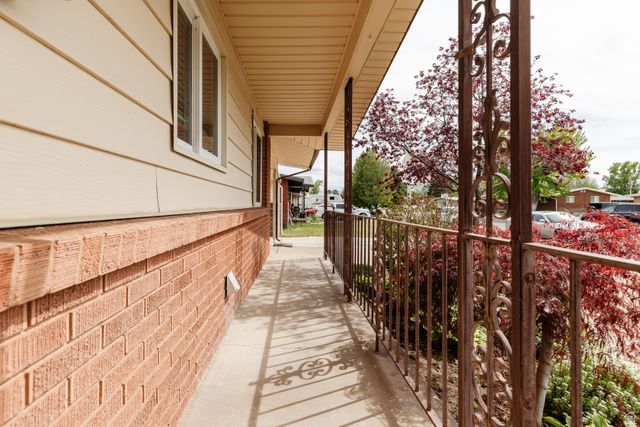 4302 S 2325 W, Roy, UT 84067