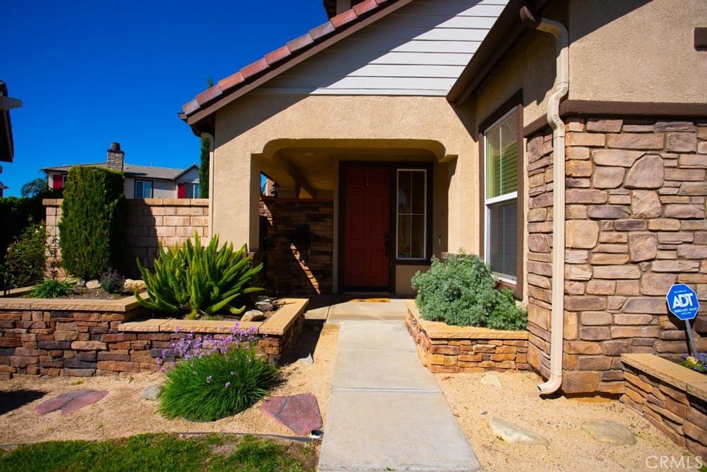 Image 2 of property listing at 13816 Hummingbird, Rancho Cucamonga, CA 91739