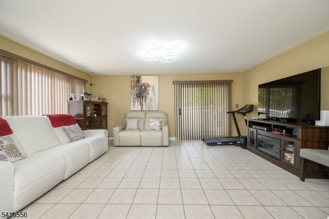 235 Dakota St, Paterson City, NJ 07503