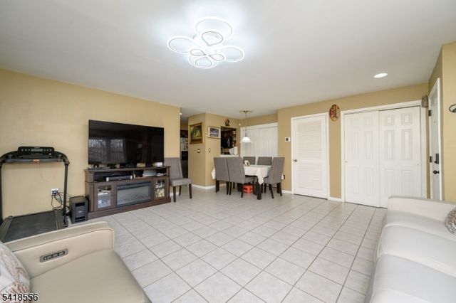 235 Dakota St, Paterson City, NJ 07503