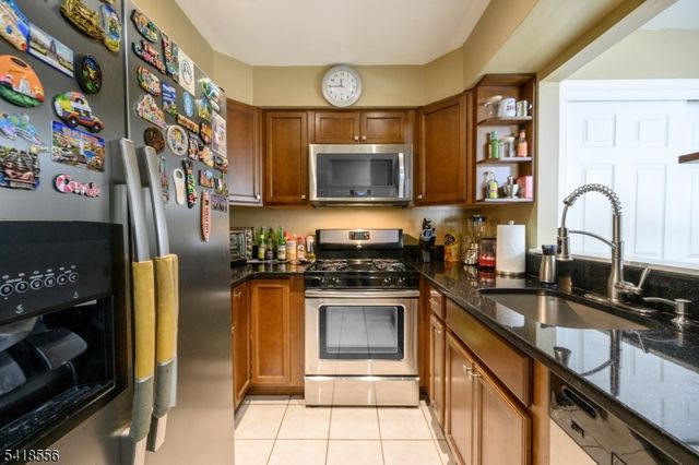 235 Dakota St, Paterson City, NJ 07503