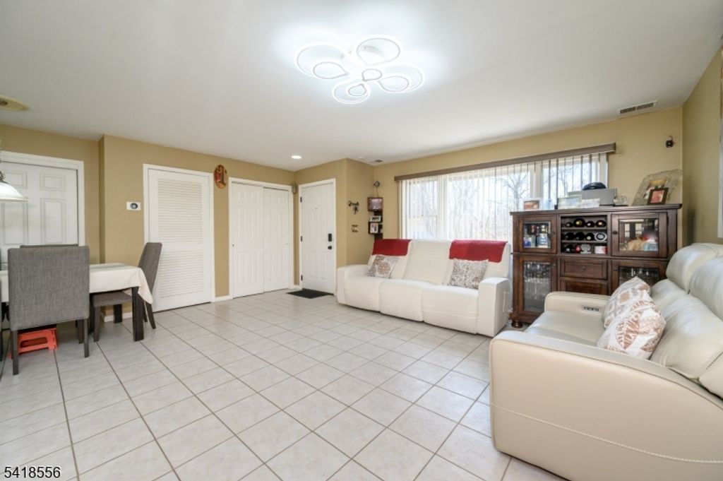 235 Dakota St, Paterson City, NJ 07503 — photo 5