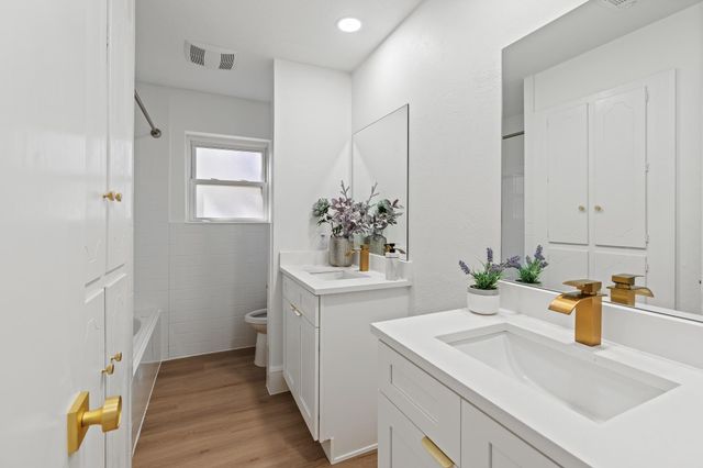 2116 Tamworth Court, Bedford, TX 76021