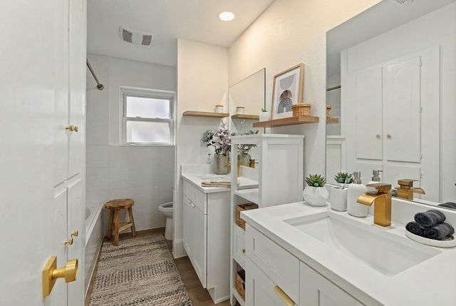 2116 Tamworth Court, Bedford, TX 76021