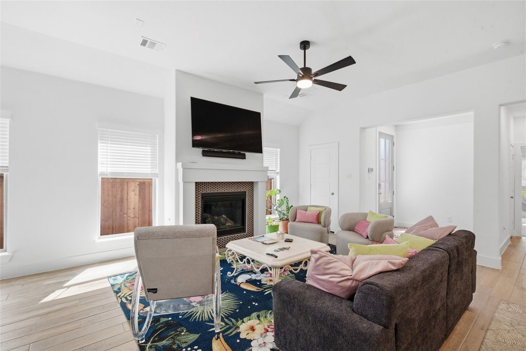 2117 Winding Creek Circle, Fort Worth, TX 76008 — photo 4