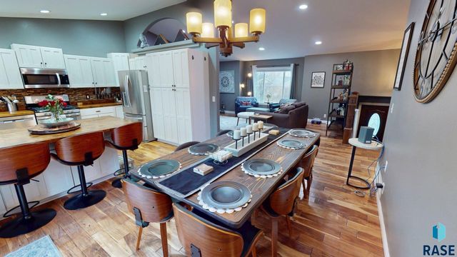 3421 Oak Ln Lane, Brookings, SD 57006