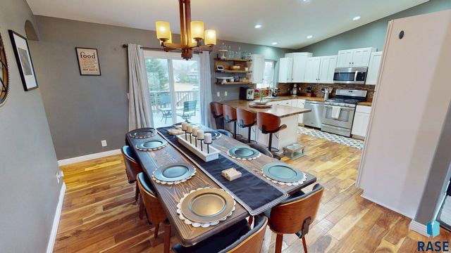 3421 Oak Ln Lane, Brookings, SD 57006