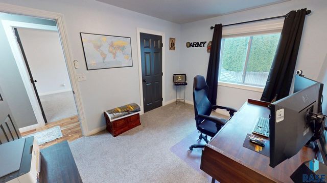 3421 Oak Ln Lane, Brookings, SD 57006