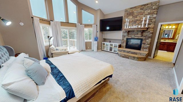 3421 Oak Ln Lane, Brookings, SD 57006