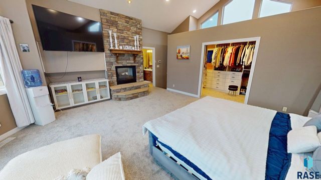 3421 Oak Ln Lane, Brookings, SD 57006