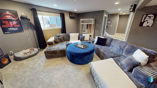 3421 Oak Ln Lane, Brookings, SD 57006