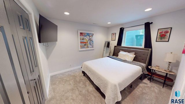 3421 Oak Ln Lane, Brookings, SD 57006