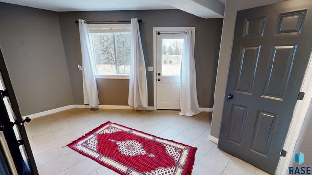 3421 Oak Ln Lane, Brookings, SD 57006