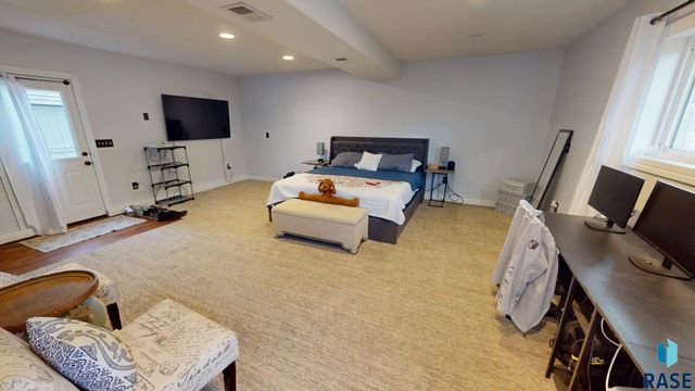 3421 Oak Ln Lane, Brookings, SD 57006