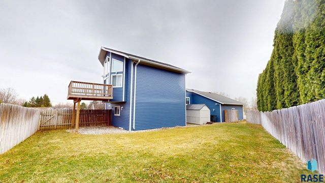 3421 Oak Ln Lane, Brookings, SD 57006