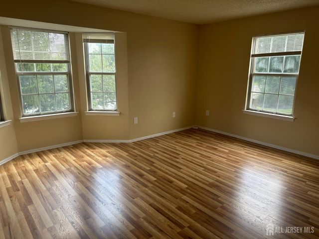 465 Northam Drive, North Brunswick, NJ 08902