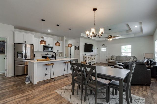 411 Coahulla Creek Drive, Dalton, GA 30721