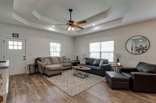411 Coahulla Creek Drive, Dalton, GA 30721