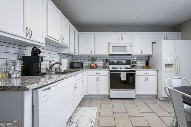 31 Middleton Court, Cartersville, GA 30120